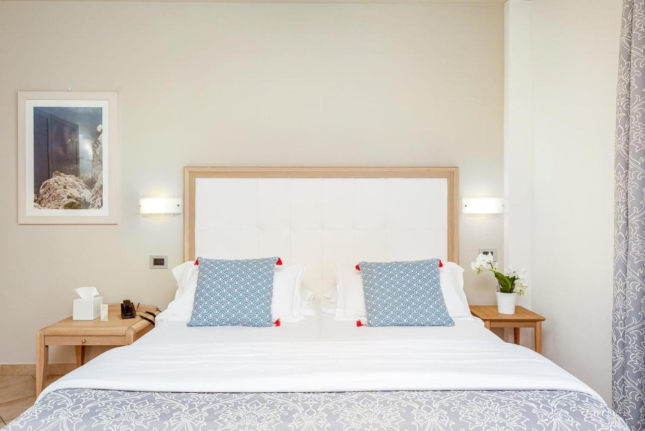 Double Room,1498631047:JPEG
